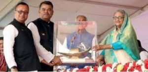 Vote for 'Boat' to continue development efforts: PM