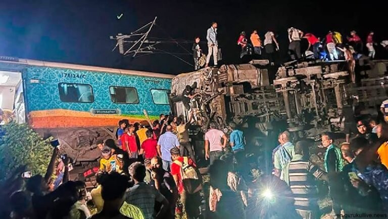 More than 280 dead, hundreds hurt in India triple train crash