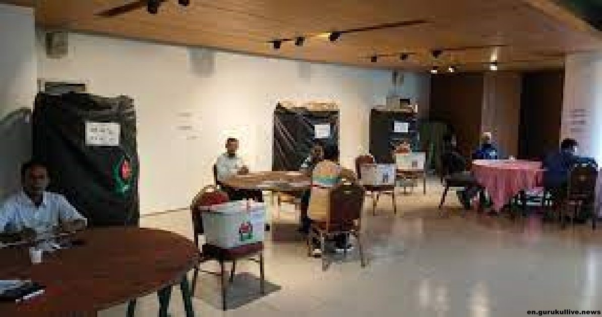 Voting in Dhaka-17 by-polls going on peacefully