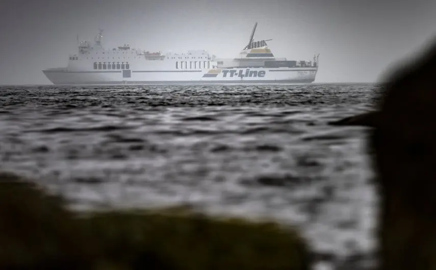 Swedish ferry runs aground and spills diesel